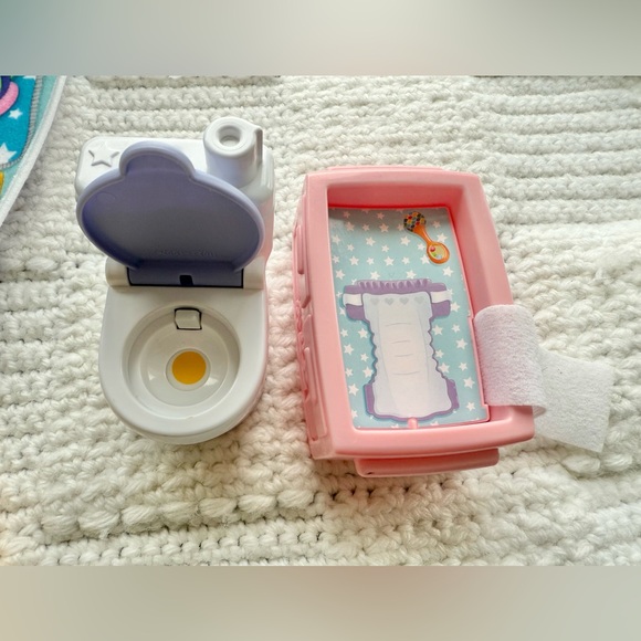 Fisher-Price Little People Cuddle & Play Nursery playset - Picture 9 of 13